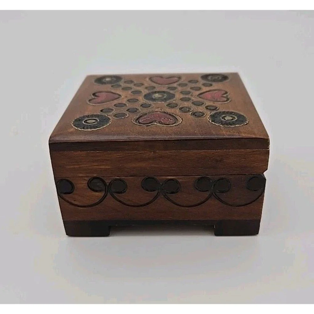 Hand Carved Wooden‎ Trinket Box Hearts Design Rustic 3x3in Vintage Keepsake